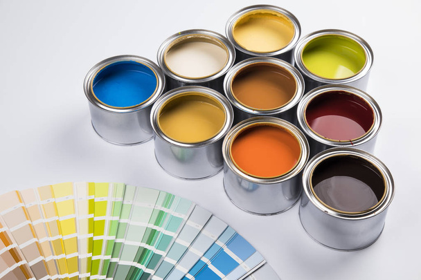 Kolorowe puszki farby, Koncepcja kreatywności - Zdjęcie, obraz