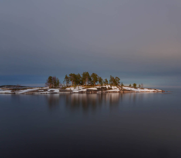 island in lake Ladoga. Karelia. Russia - Φωτογραφία, εικόνα