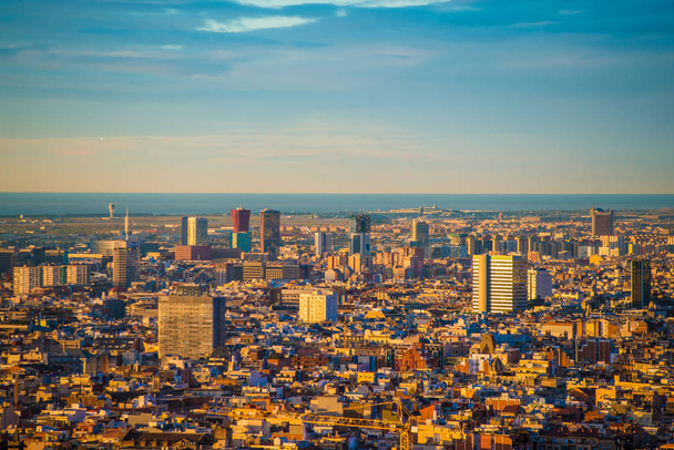 Vista de Barcelona, España. Barcelona es una ciudad situada en la costa este de España
. - Foto, Imagen