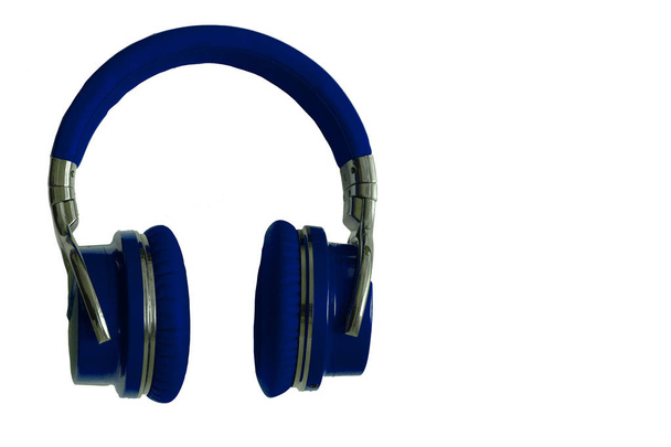 Casques sans fil bleus isolés musique équipement audio espace de copie
  - Photo, image