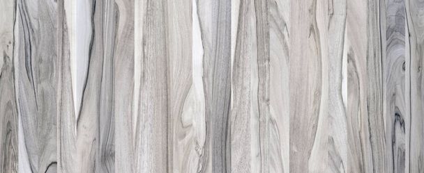 Фрагмент деревянной панели из лиственных пород дерева. Орех
. - Фото, изображение