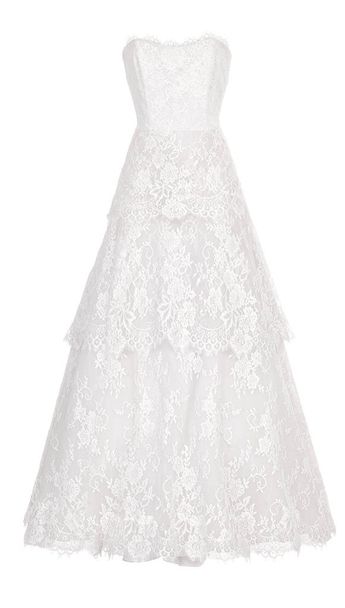 Lujoso largo hermoso blanco, vestido de novia de marfil con gasa, encaje y lentejuelas, maniquí fantasma, recorte, aislado sobre fondo blanco
 - Foto, Imagen