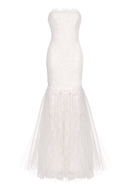 luxuriöse lange schöne weiße, elfenbeinfarbene Hochzeitskleid mit Chiffon, Spitze und Pailletten, Geist Schaufensterpuppe, Ausschnitt, isoliert auf weißem Hintergrund - Foto, Bild