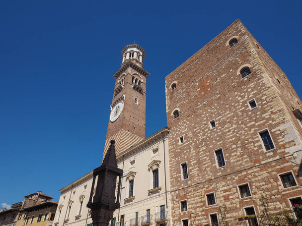 Verona 'da Piazza delle Erbe - Fotoğraf, Görsel