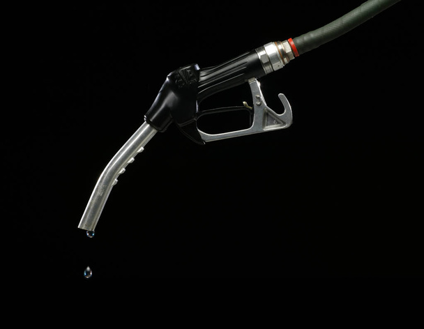 Plynové čerpadlo na černém pozadí - Fotografie, Obrázek