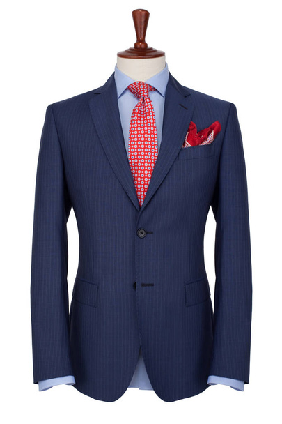 Klasické Pánské modré sako, košili a červenou kravatu na krejčích manekýn, izolované na bílém pozadí - Fotografie, Obrázek