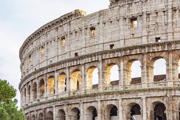 Colosseum stadium building in Rome - Valokuva, kuva