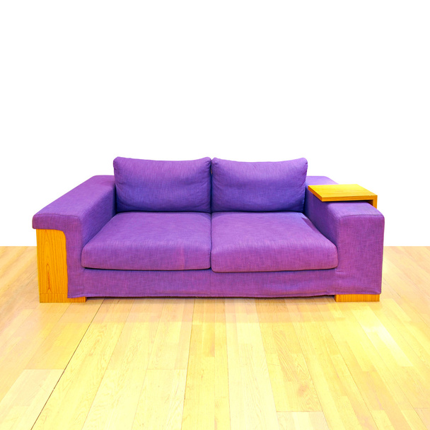 Grande sofá roxo
 - Foto, Imagem