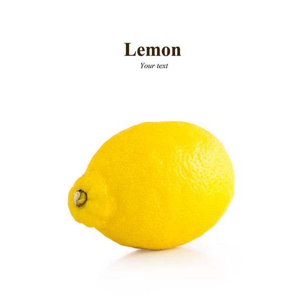 白い背景に孤立したレモンで作られた創造的なレイアウト。食品コンセプト. - 写真・画像