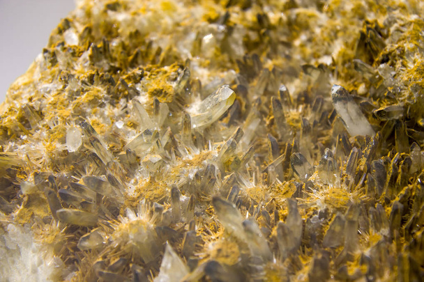 Кварцевые кристаллы из Австрийских Альп
 - Фото, изображение