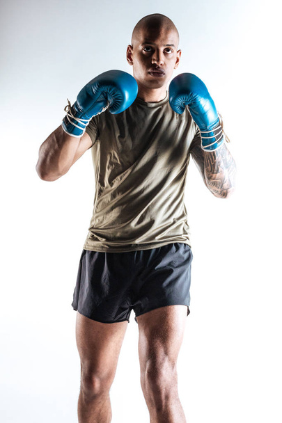 Sportive young man ready to strart boxing - Foto, Imagem
