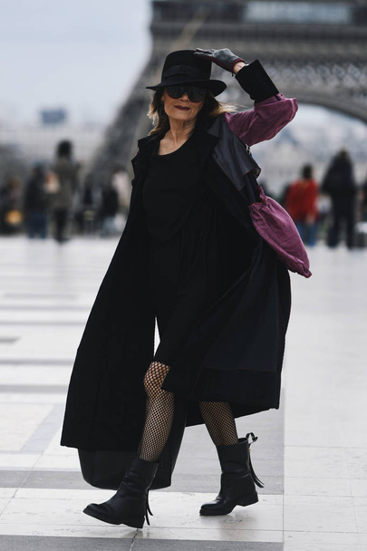 Paris, France - February 28, 2019: Street style outfit before a fashion show during Paris Fashion Week - PFWFW19 - Valokuva, kuva