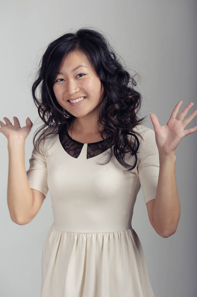Asian woman in white dress - Foto, immagini