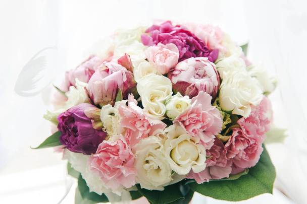 Bouquet of white, purple and pink peonies - Foto, Imagen