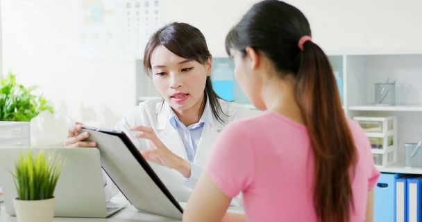 woman ophthalmologist and patient - Photo, Image
