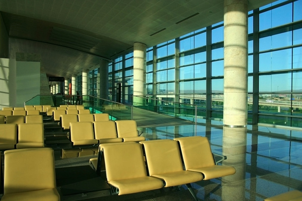 Un'elegante sala d'attesa in aeroporto
 - Foto, immagini