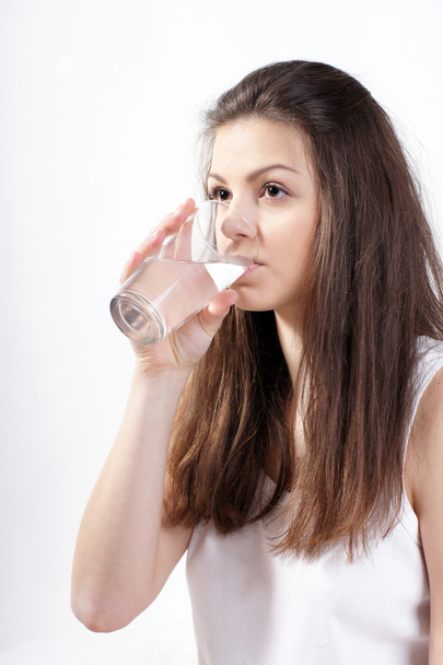 Meisje drinkt water - Foto, afbeelding