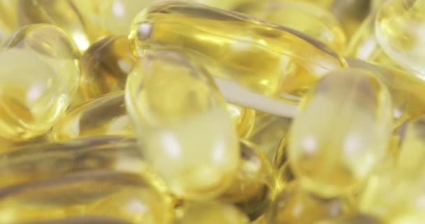 Fish oil in capsules - Materiaali, video