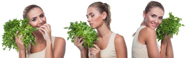 Boldog fiatal nő bundle gyógynövények (saláta)-a kezek-ra fehér háttér - Fotó, kép