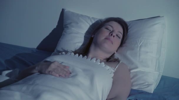 Young woman wake up with nightmare - Video, Çekim