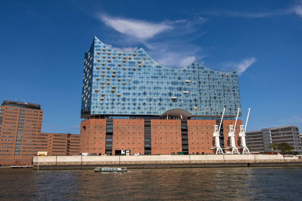Elbphilharmonie, Hamburg liman Elbe Nehri üzerinde konser salonunda. Hamburg, Almanya - Fotoğraf, Görsel