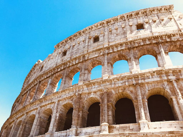 El todopoderoso Coliseo de Roma
   - Foto, imagen
