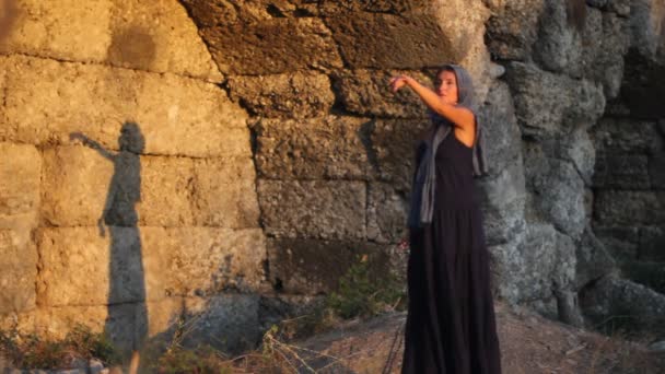 Dances and ancient ruins - Filmmaterial, Video