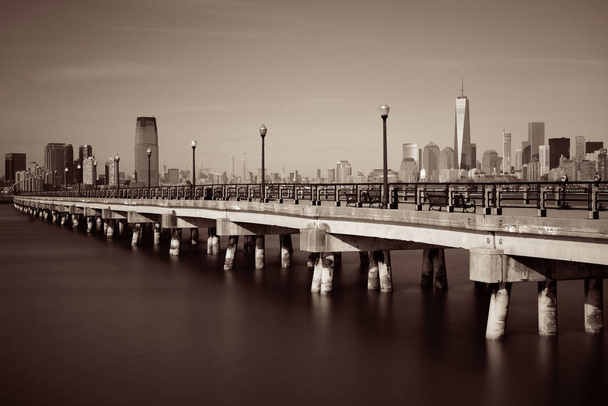 Puente del skyline del centro de Manhattan
 - Foto, Imagen