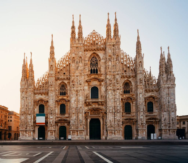 Plaza de la catedral de Milán
 - Foto, imagen