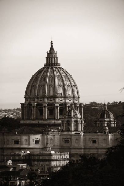 Basílica de San Pedro en la Ciudad del Vaticano blanco y negro
 - Foto, imagen