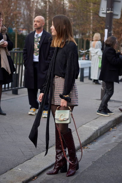 A trendy woman poses for street snaps during the Paris Fashion Week Womenswear Fall/Winter 2019/2020 street snap in Paris, France, 28 February 2019.  - Fotografie, Obrázek