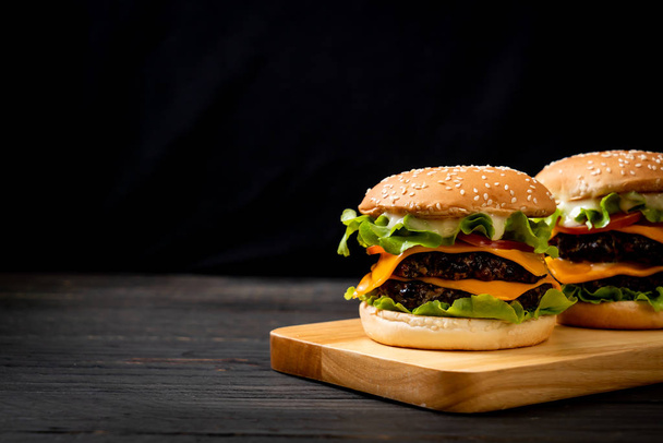 fresh tasty burger  - Foto, afbeelding