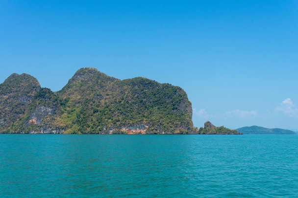 Beau paysage en Thaïlande avec mer et rochers
 - Photo, image