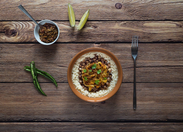 Mujadarra - plato árabe con arroz y lentejas
.  - Foto, Imagen