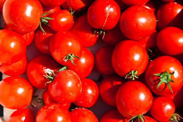 bir kutu içinde domates - Fotoğraf, Görsel
