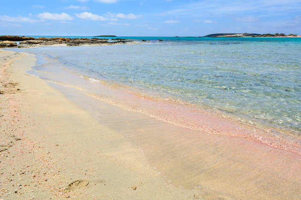 Elafonisi - une plage de sable rose, eau chaude et cristalline. Crète, Grèce
 - Photo, image