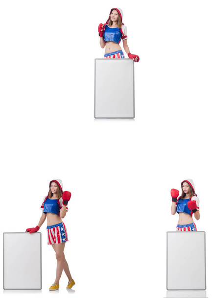 Жіночий боксер з дошкою ізольовано на білому
   - Фото, зображення