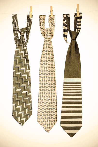 Cravates accrochées à la corde
 - Photo, image