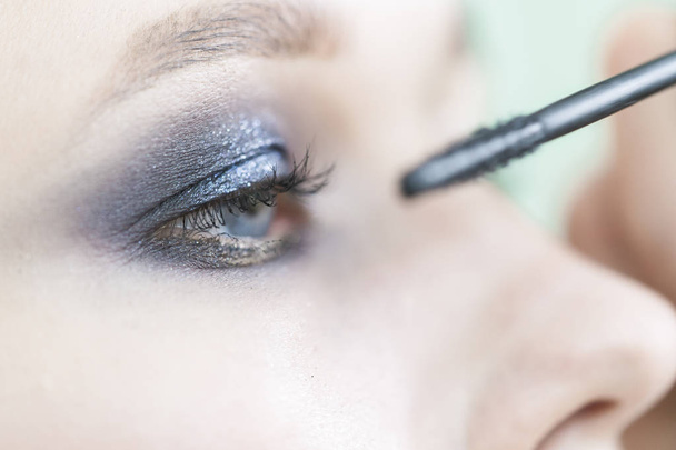 Eye makeup close-up. Mascara application - Foto, Imagem