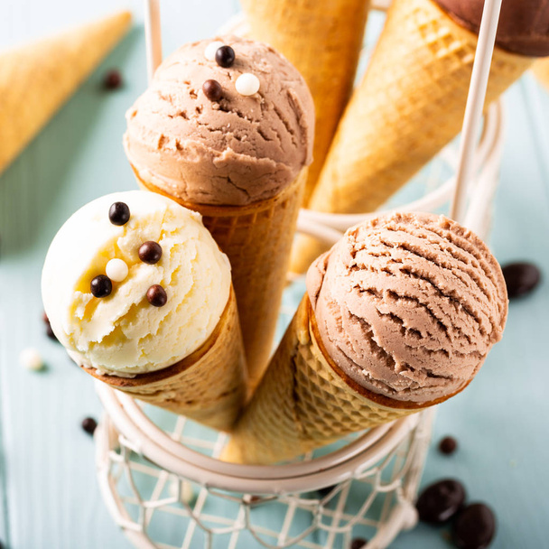 Házi készítésű, kávé és csokoládé fagylalt - Fotó, kép