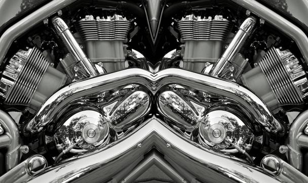 Motor de motocicleta cromado cerrado, detalles. Opción espejo
 - Foto, Imagen