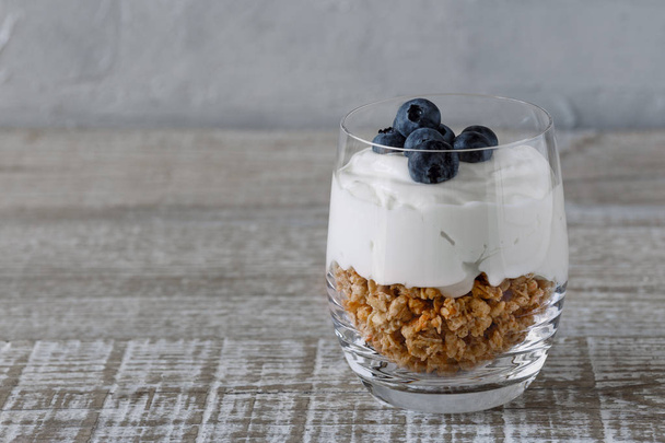 Granola with yogurt and blueberries - Foto, Imagen