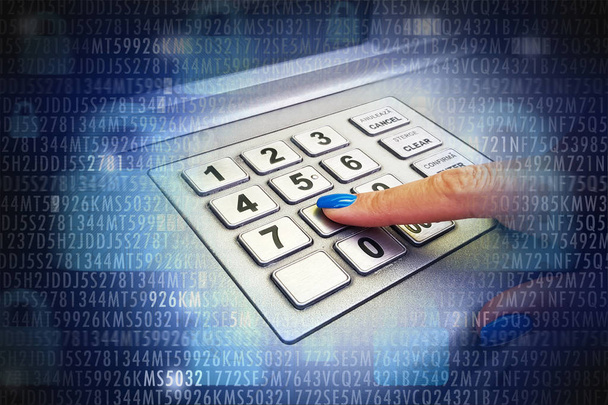 Mujer ingresando el número de pin en el cajero automático para retirar dinero, fondo abstracto con código binario
 - Foto, Imagen