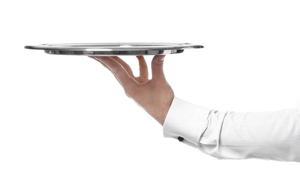 Χέρι του σερβιτόρου με άδειο δίσκο σε λευκό φόντο - Φωτογραφία, εικόνα