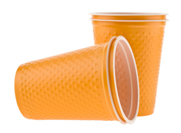 пластикова чашка ізольована на білому фоні крупним планом
 - Фото, зображення