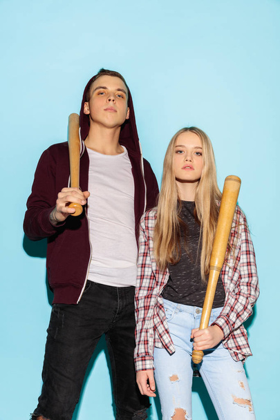 Close up fashion portrait of two young pretty hipster teens - Zdjęcie, obraz