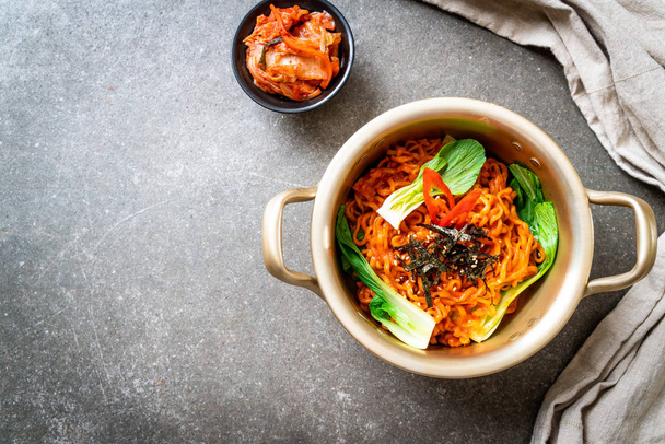 korean instant noodles with vegetable and kimchi - Fotó, kép