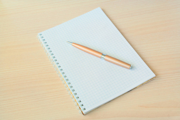 Pen with notepad - Foto, Bild
