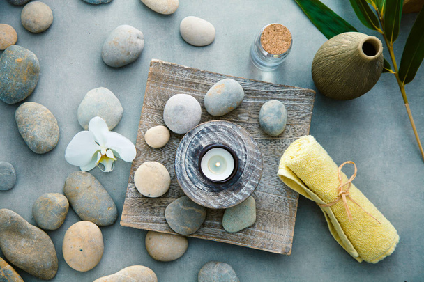 Spa products in natural setting - Foto, Bild