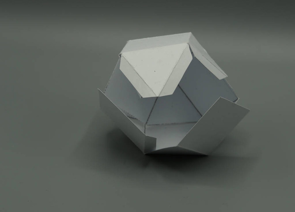 Geometria netto z Sześcio-ośmiościan. 2 kształt trójwymiarowego składany do postaci 3d kształtu lub bryły. Rozłożeniu figury 3d. - Zdjęcie, obraz